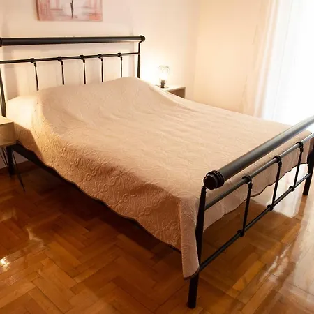 Apartment Dimantheo *
